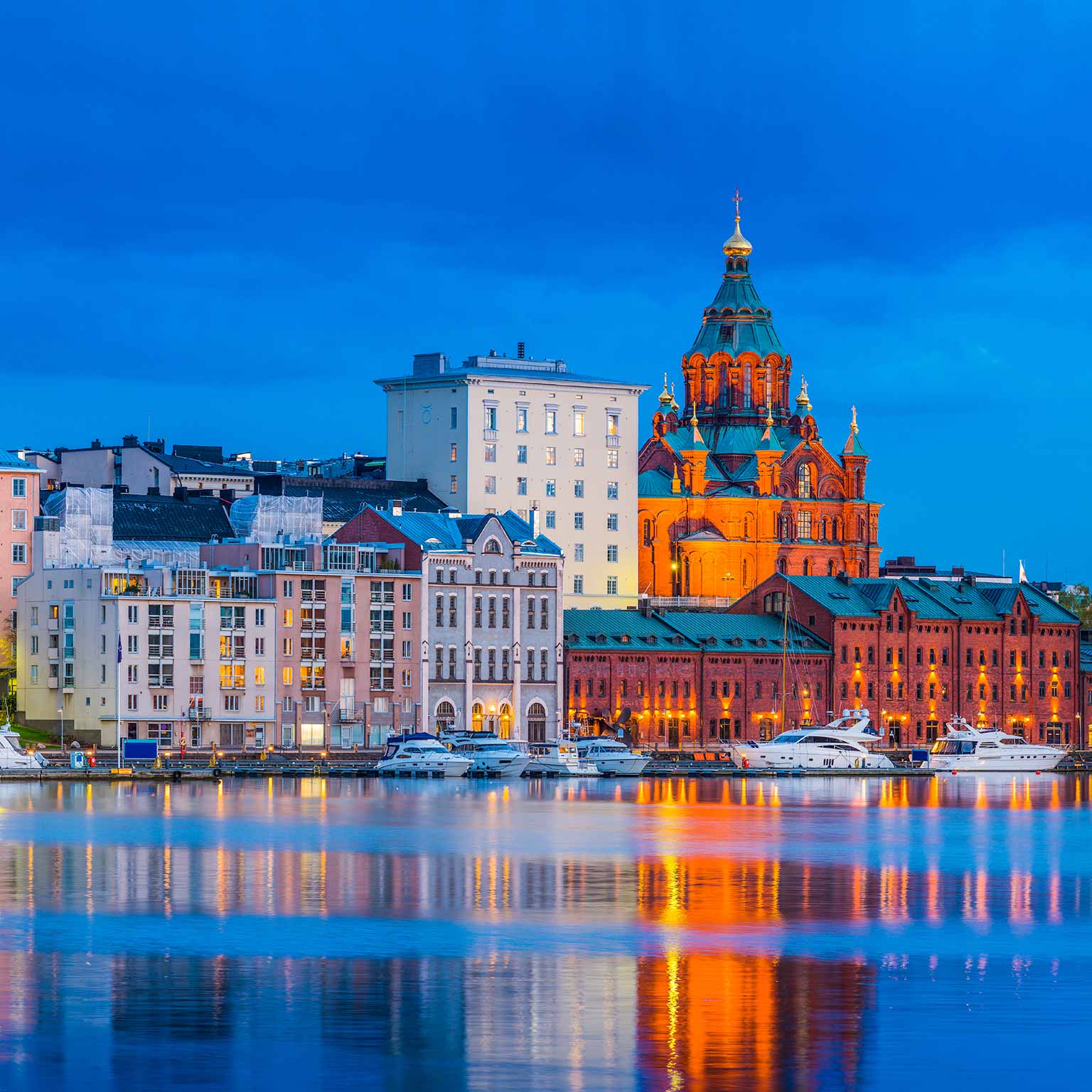 Helsinki. Столица Финляндии Хельсинки зимой. Финляндия Хельсинки зимой достопримечательности. Финляндия Хельсинки томплекуако. Хельсинки природа городская.