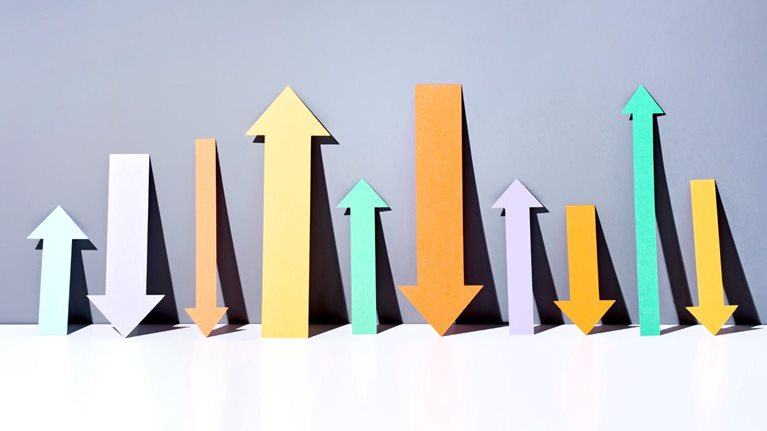 Uneven bar chart composed of up and down arrows