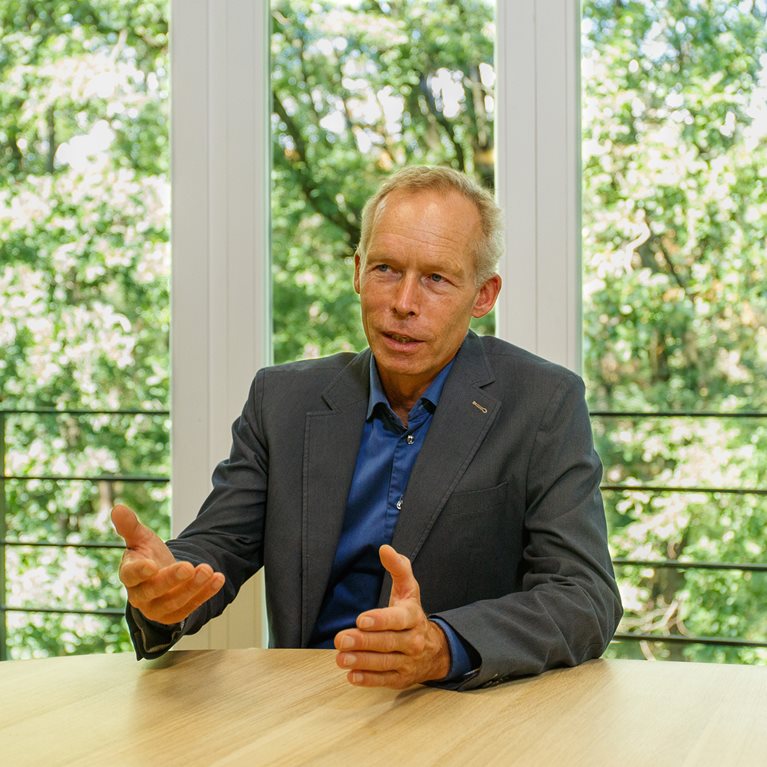 Photo of Johan Rockström speaking.