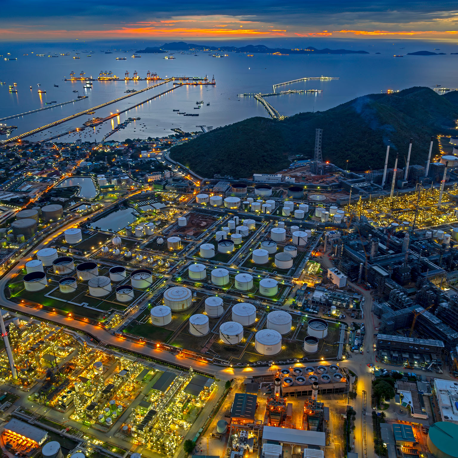 Improving refinery margins through value chain optimization